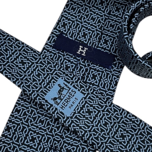 HERMÈS RARE VINTAGE 139 SA Black/Blue Geometric Silk LUXURY Tie FRANCE - Picture 4 of 5